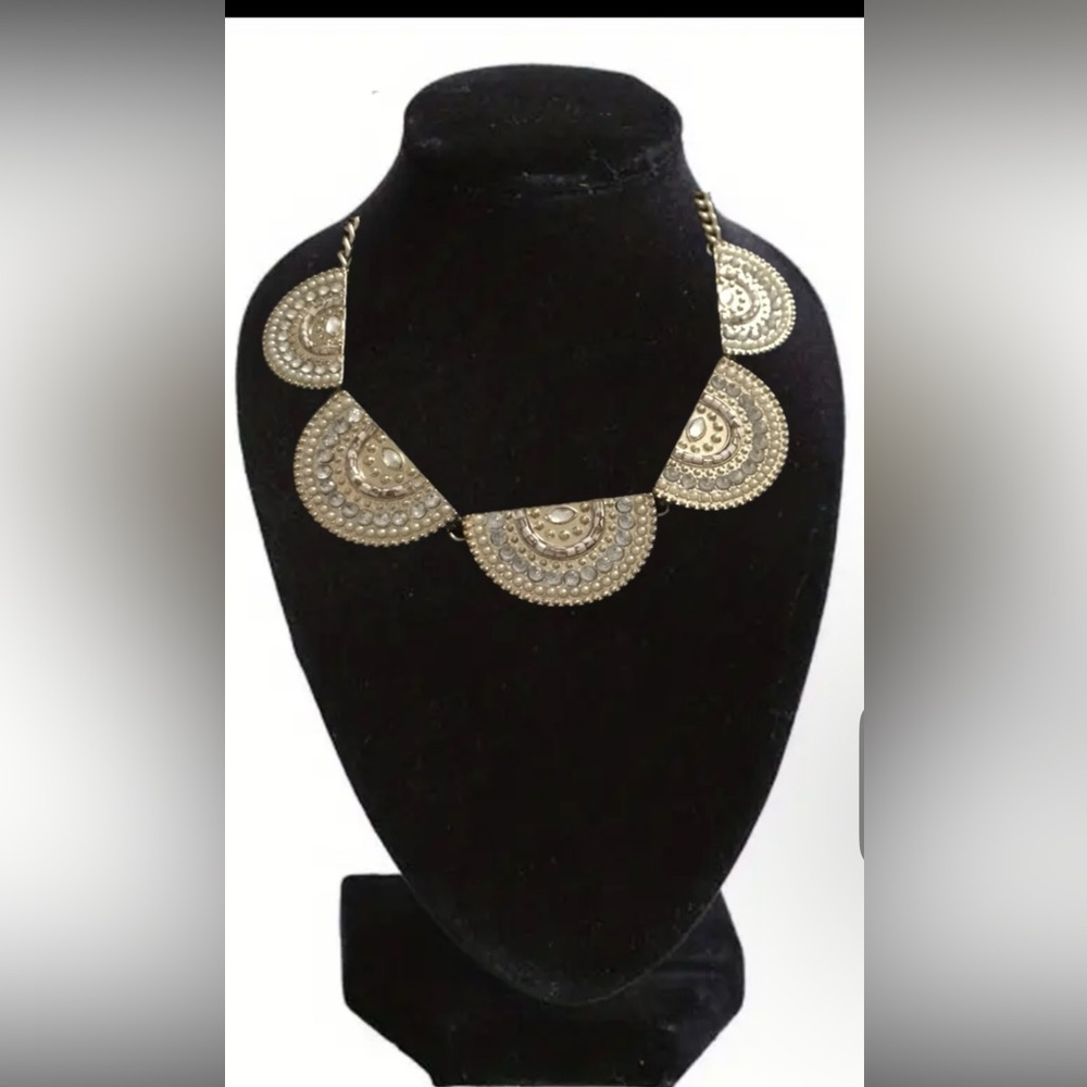 Elegant Art Deco Gold Statement Necklace with crystals and pearls